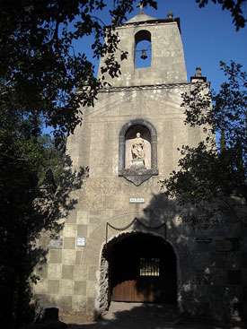 Portada del monasterio de Las Batuecas
