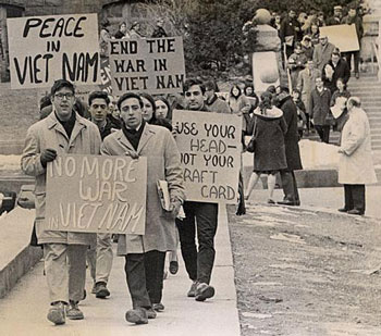 Estudiantes en protesta contra la guerra de Viet-Nam